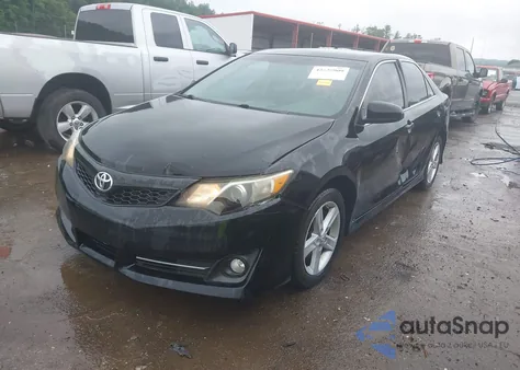 2014 Toyota Camry Se z USA, uszkodzony, nr VIN 4T1BF1FK0EU749544